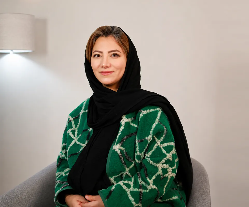 خانم دکتر کیانا حنیفی بهترین دکتر زنان در تهران